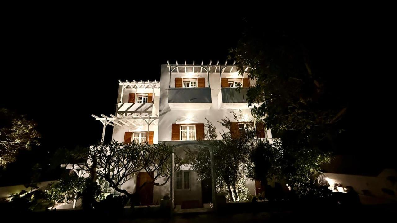 Deluxe Studios & Suites Ageri-Milos Adamantas  Buitenkant foto
